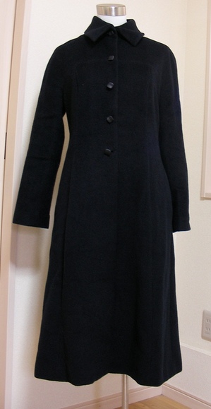 angorakurolongcoat1.JPG