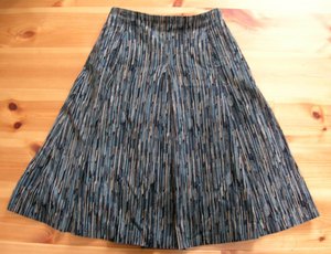 bluestripeskirt1.JPG