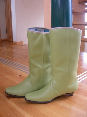 grrainboots1.JPG