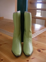 grrainboots2.JPG