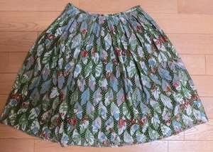 leavescutlaceskirt2.JPG