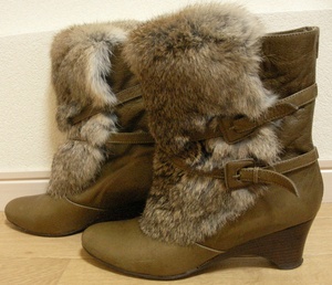 rabbitfurboots1.JPG