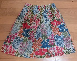 spanishflowerbeigeskirt1.JPG